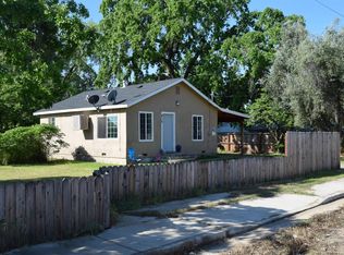 415 G St, Orange Cove, CA 93646