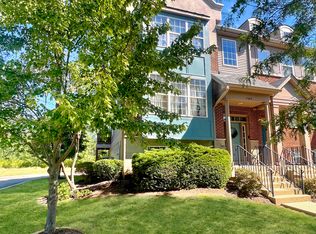 1664 Station Park Dr, Grayslake, IL 60030