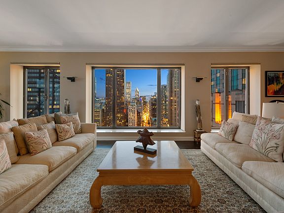 2nd image of 950 N Michigan Ave APT 3606