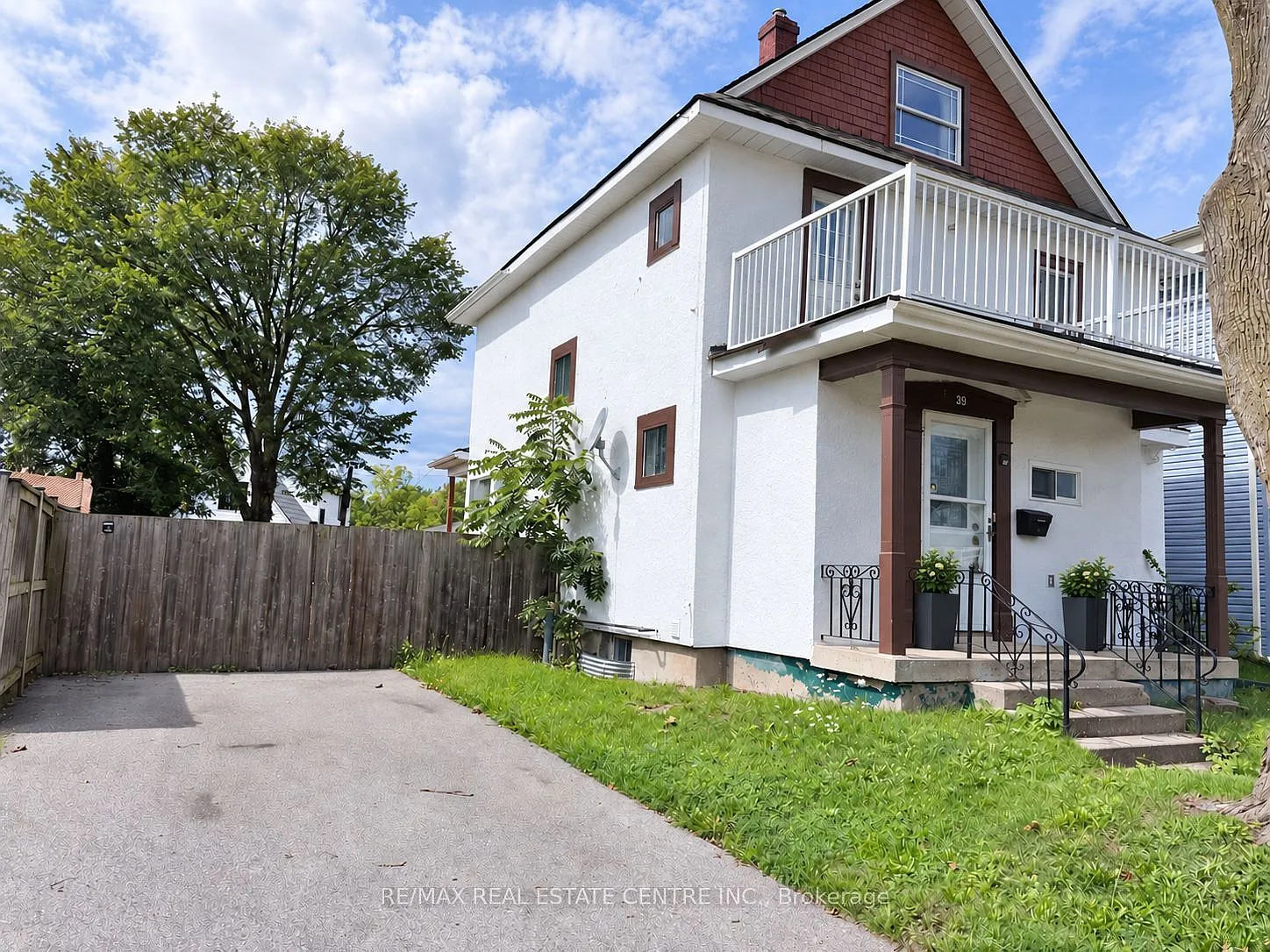 4 bed, $2,100 — Photo 2