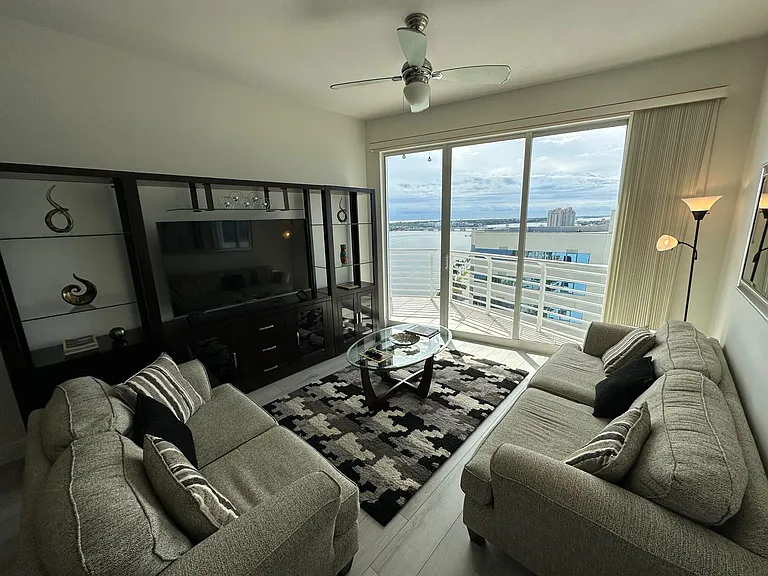 1551 N Flagler Drive Lph #17 — Photo 5