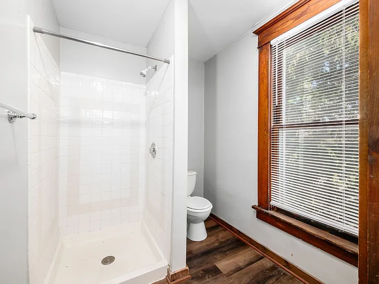 1230 Indianola Ave — Photo 14