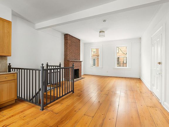 3rd image of 38 Douglass St