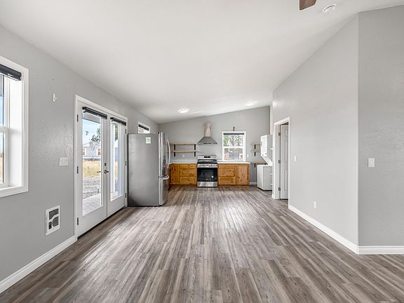 5th image of 58098 Maple Circle Rd