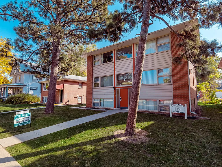 1227 D St #6 — Photo 20