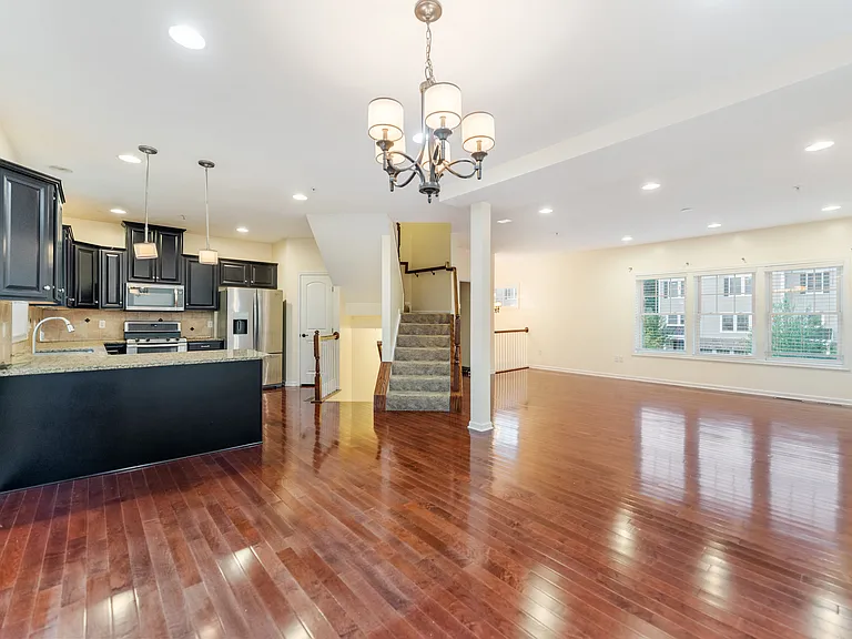 3114 Raintree Dr — Photo 2