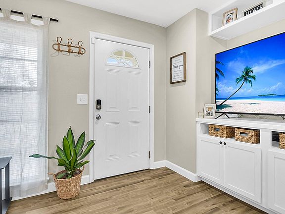5th image of 4437 Logwood Dr