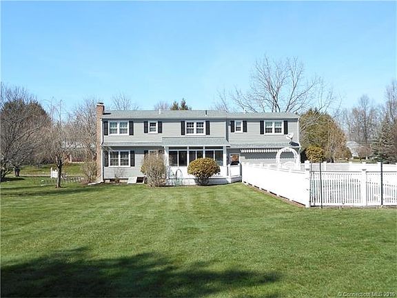 Rear Yard Exterior.001