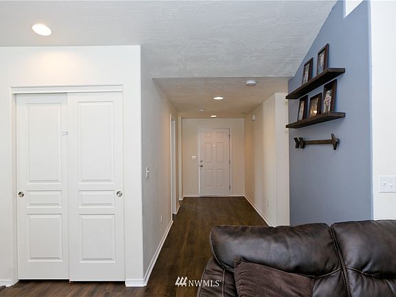 5th image of 1328 E Deborah St