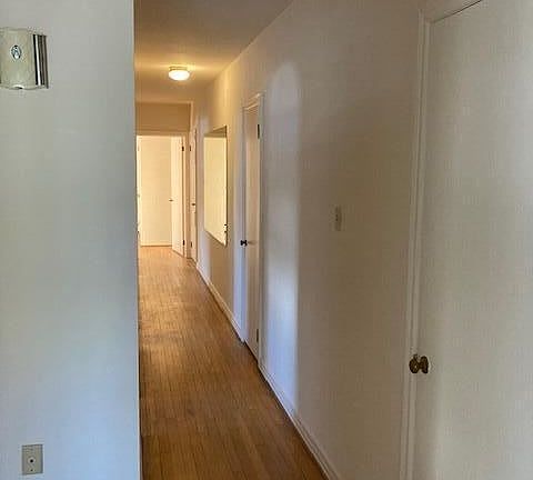 3rd image of 127 Park Pl