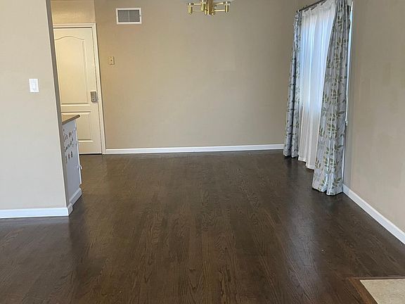 3rd image of 623 Hudson Dr
