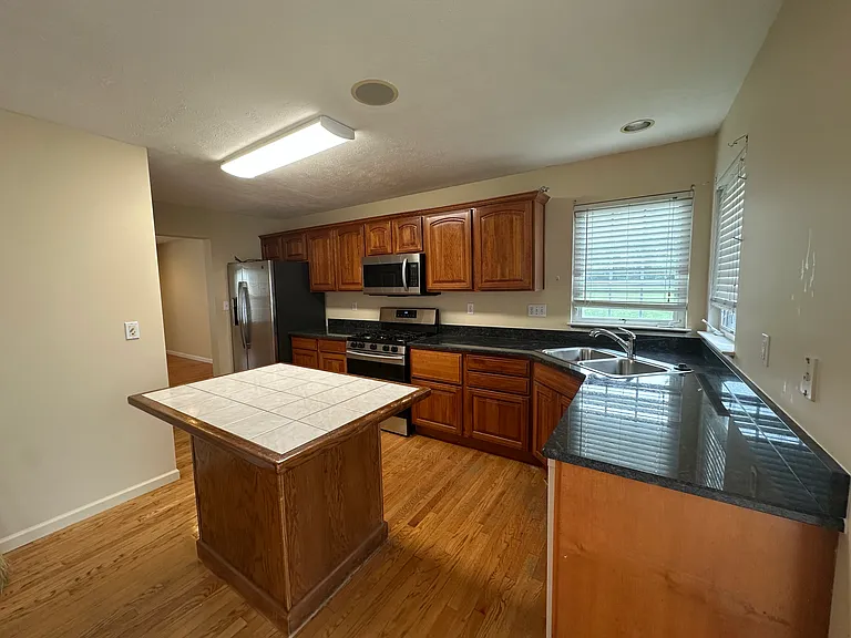 216 Blue Grass Cir — Photo 5