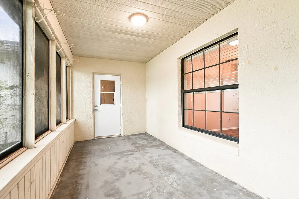 3 bed, 2.0 bath, 1409 sqft, $2,290 — Photo 3