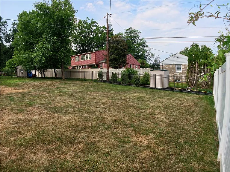2834 Center St — Photo 32