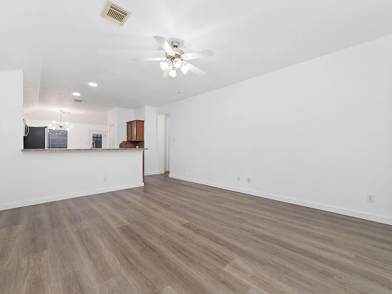 7042 Durango Creek Ln — Photo 8