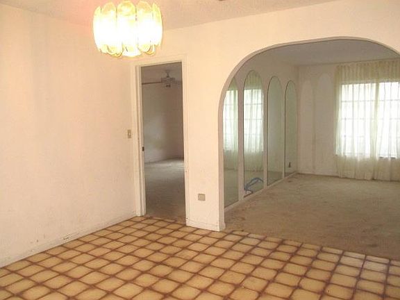 4th image of 2951 NW 107th Ave