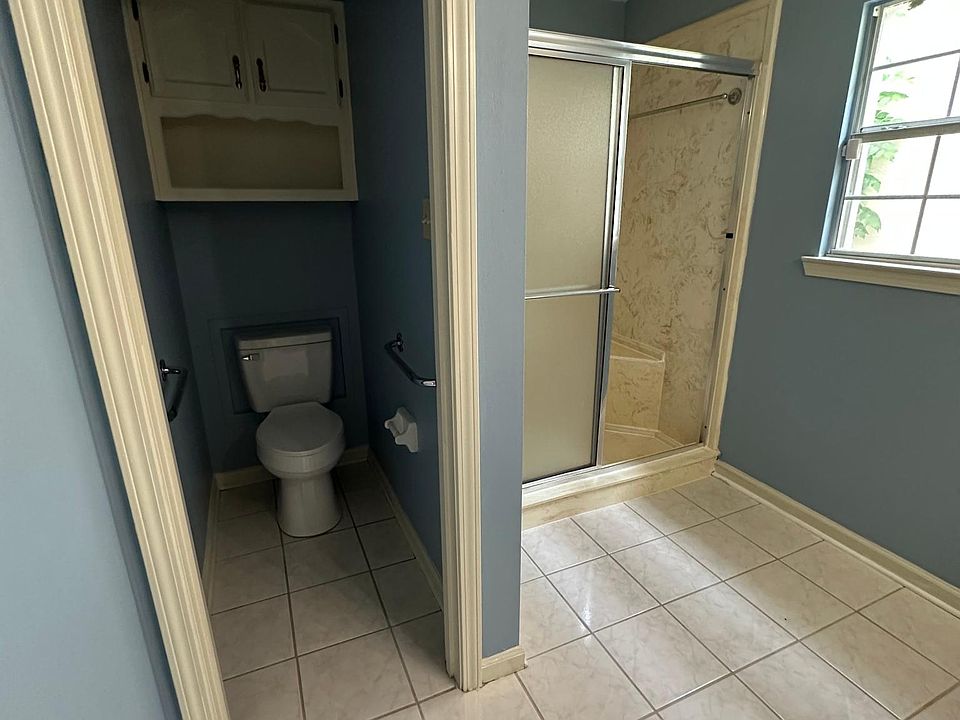 1st image of 7207 Atterbury Cir E