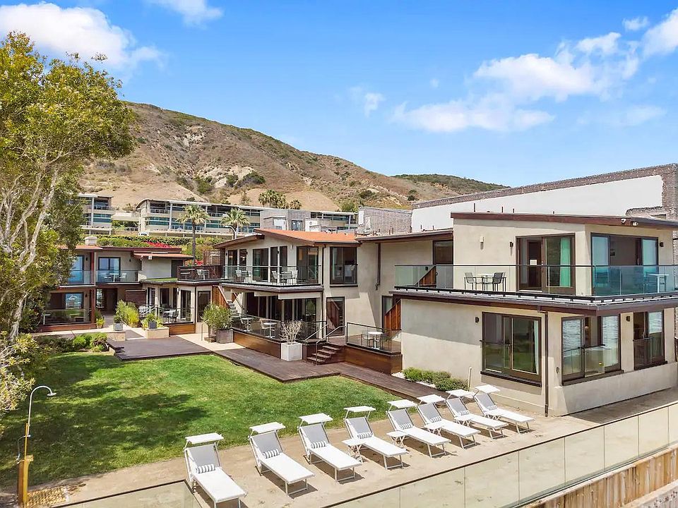 Unwind and reconnect with endless ocean views