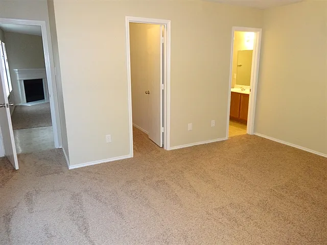 1120 Boxwood Dr — Photo 6