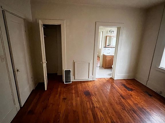 2nd image of 821 Ferdinand Ave SW APT 2