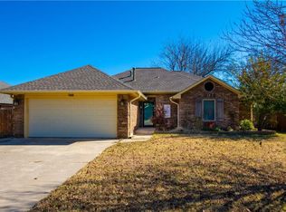 708 Gregg Ct, Yukon, OK 73099