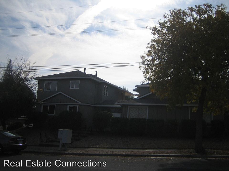 2nd image of 122 Towne Ter APT 4