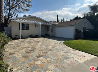 5368 Crebs Ave, Tarzana, CA 91356