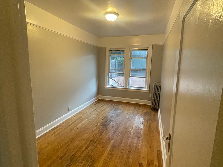 18 Richmond Pl — Photo 2
