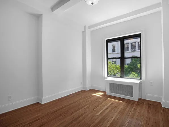 19 West 69th Street image 1 of 16