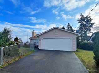 8401 S Ainsworth Ave, Tacoma, WA