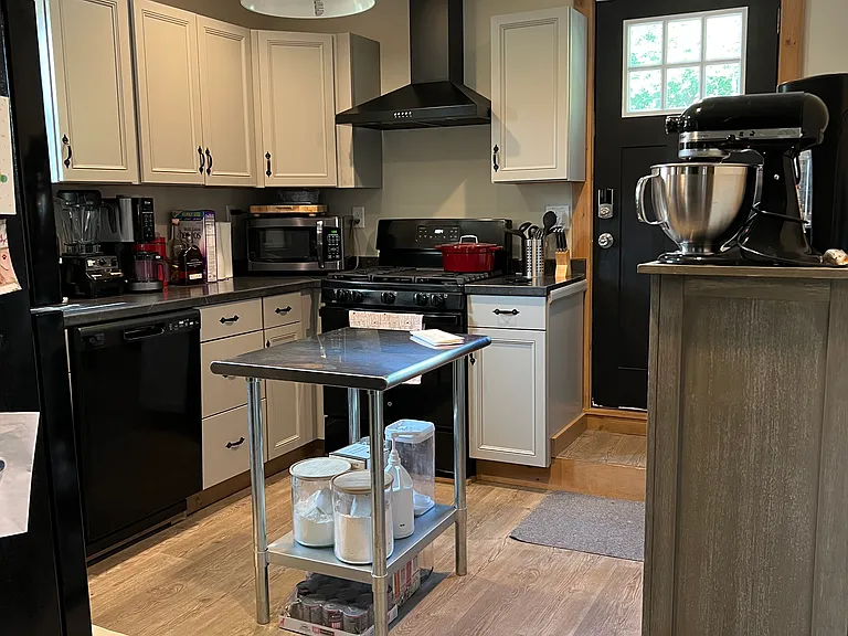 48 Pine St #2 — Photo 5