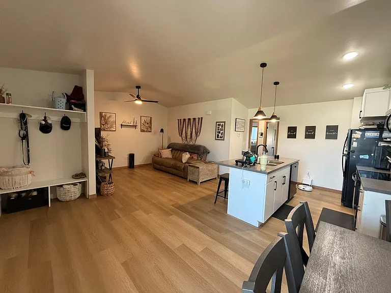 Archer Flats — Photo 25
