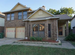 902 Ashmount Ln, Arlington, TX 76017