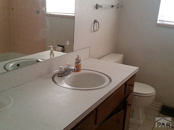 5th image of 825 Belmont Ave