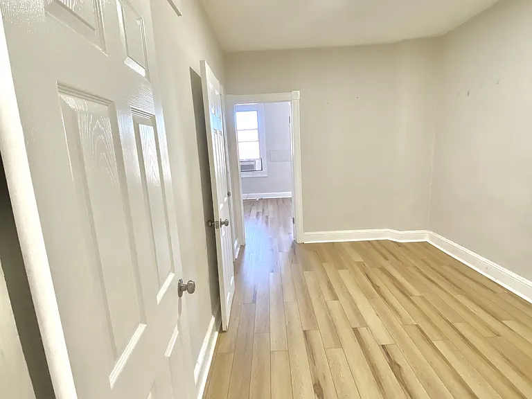 514 N Decker Ave — Photo 9