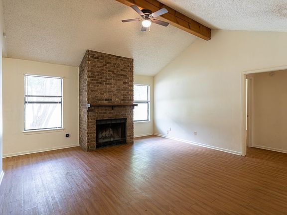 4th image of 1305 Donna Kay Dr