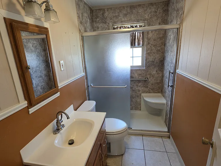1712 Pinewood Dr — Photo 6