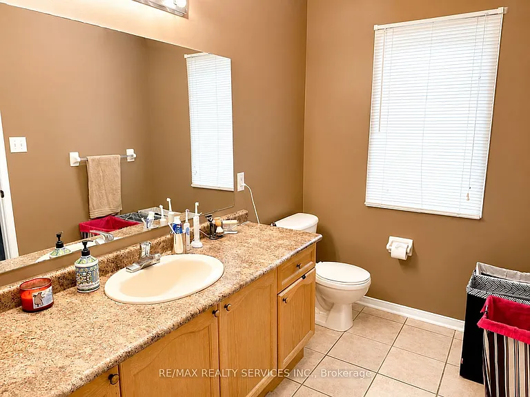 3083 Hawktail Cres — Photo 11