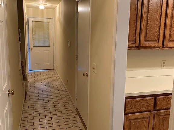 4th image of 3065 Helen Ct #1