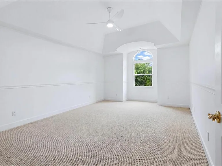 1351 Dixie Lee Ln — Photo 23