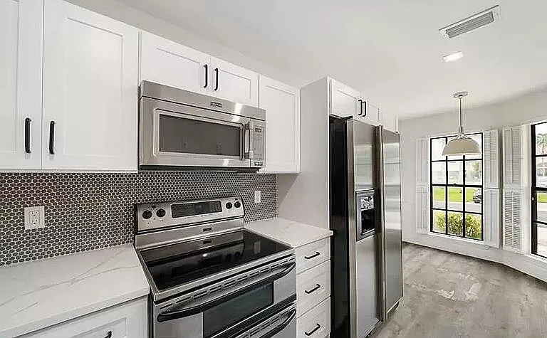 10300 Hidden Springs Ct — Photo 1