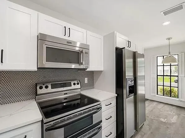 10300 Hidden Springs Ct, Boca Raton, FL 33498