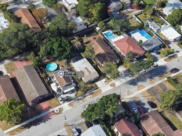 27 SW 7th St, Hallandale, FL 33009