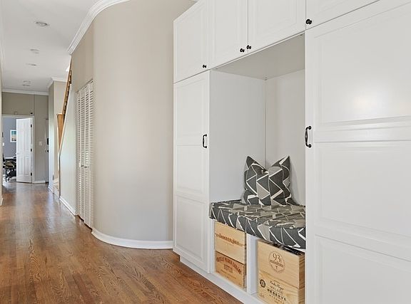 2nd image of 1318 W Belmont Ave Unit 3W