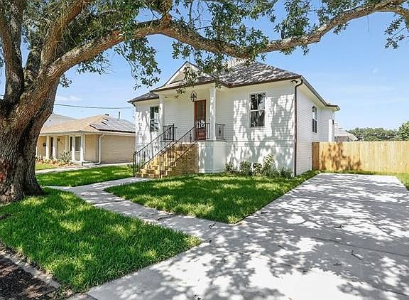 2nd image of 6111 Perlita St