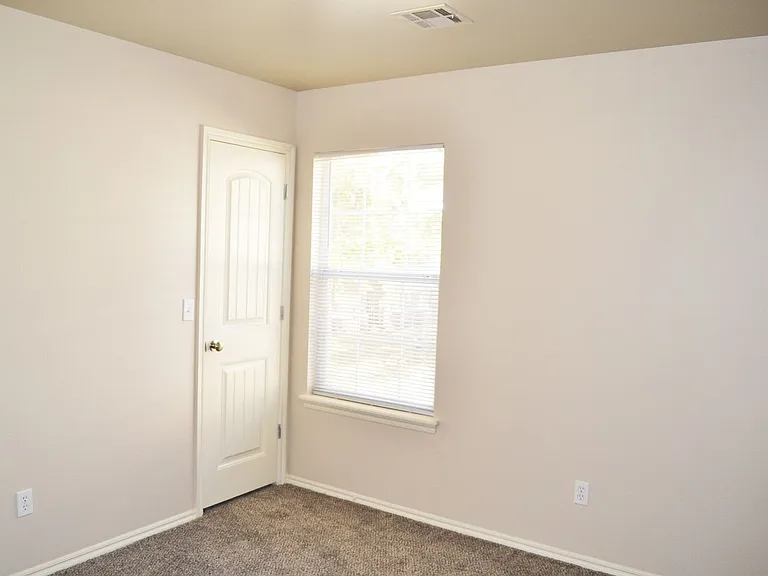 Sydney Court Townhomes — Photo 42