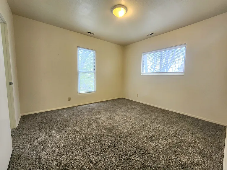 1637 Cedar St #4 — Photo 4
