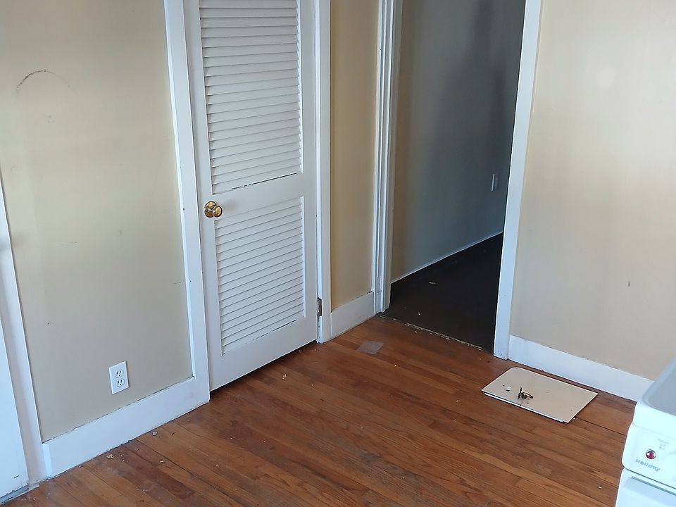 2nd image of 11 Park St