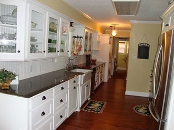 3rd image of 118 Briar Ln