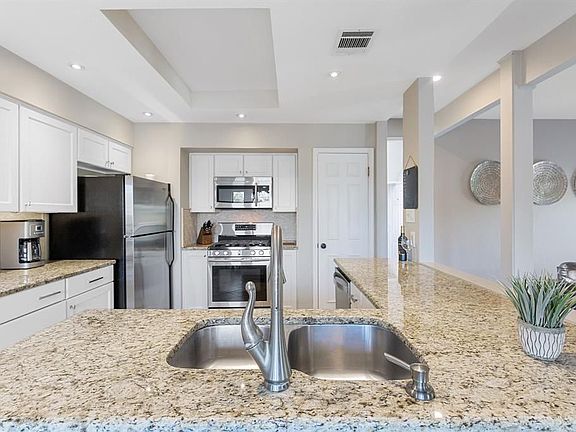 3rd image of 6509 Cascada Dr